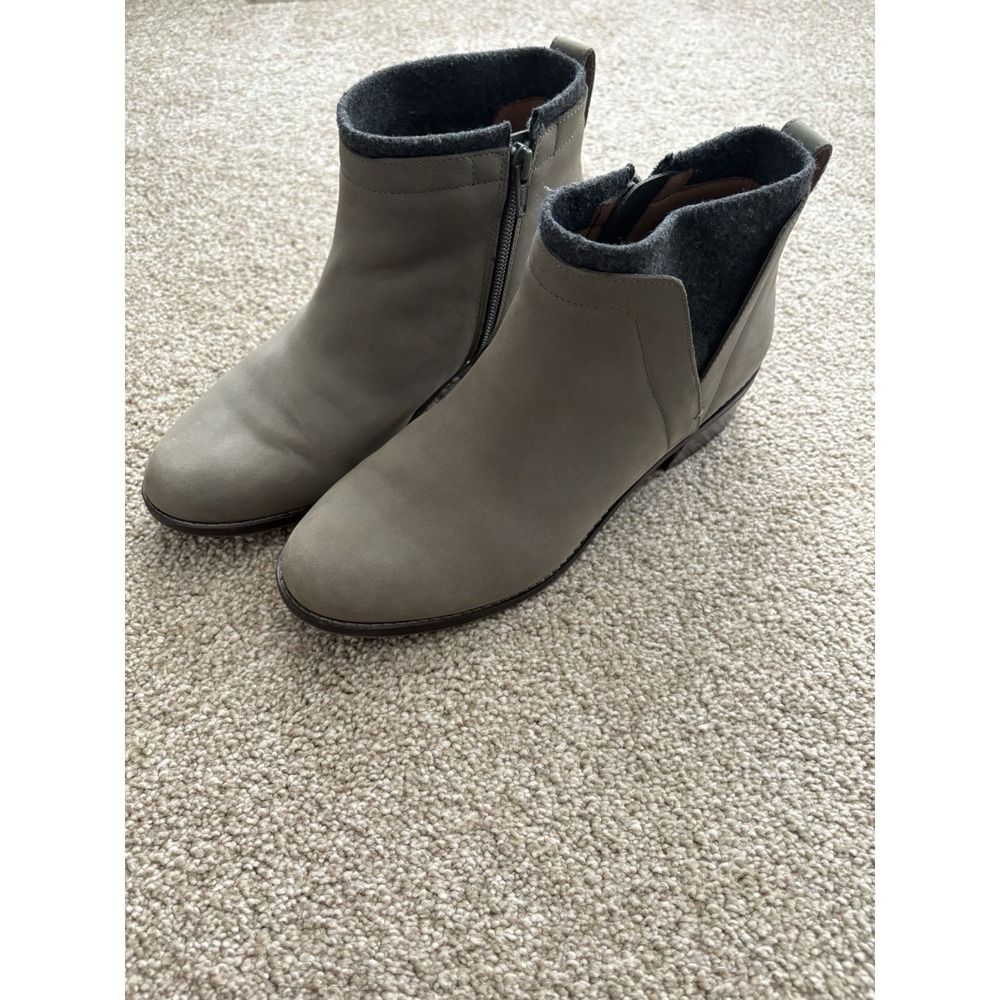 Vionic Joslyn Suede Zip Up Stretch Booties Size 8‎ Preppy Minimilist